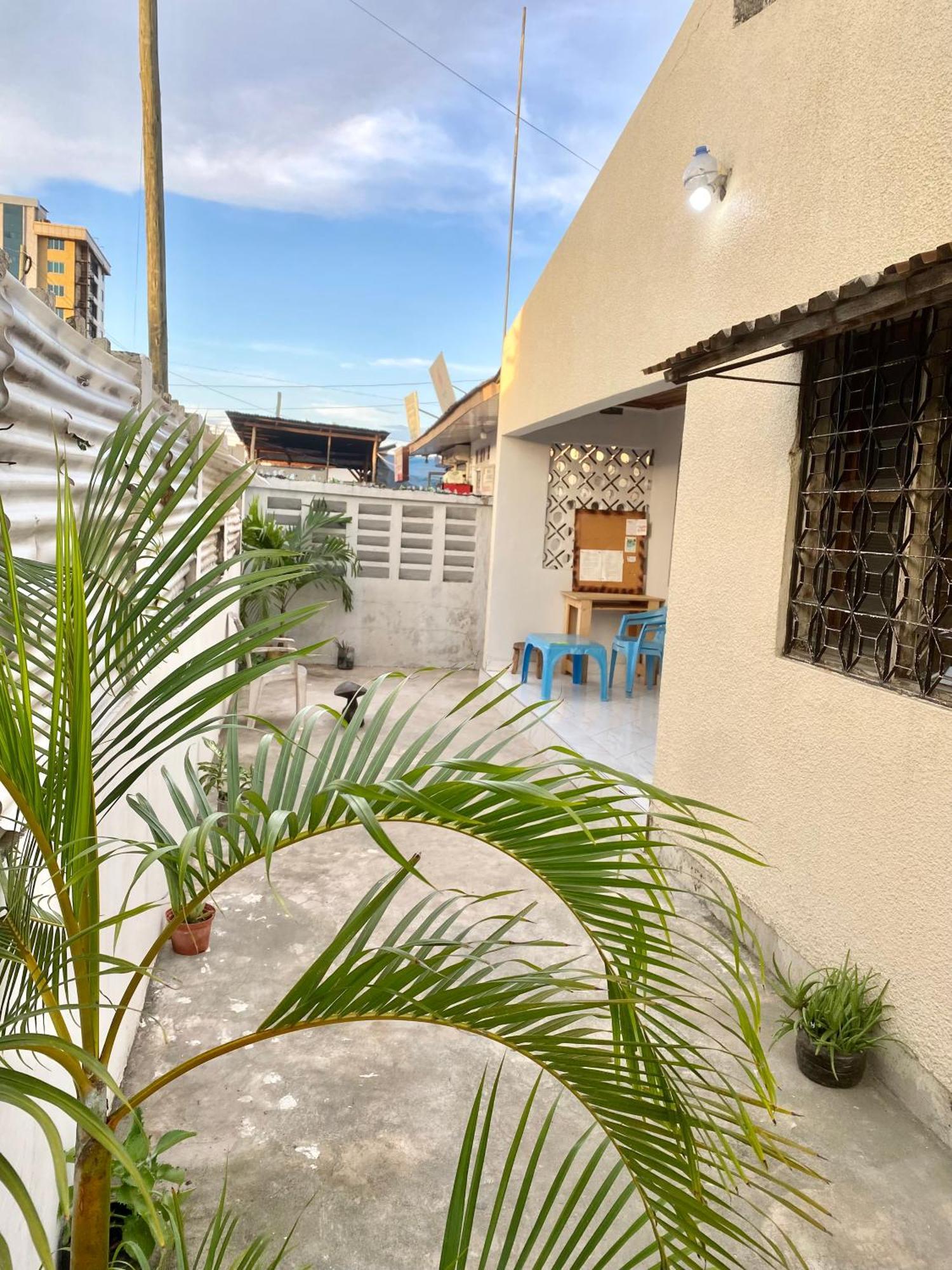 The Nest Haven Hostel Dar es Salaam Exterior foto